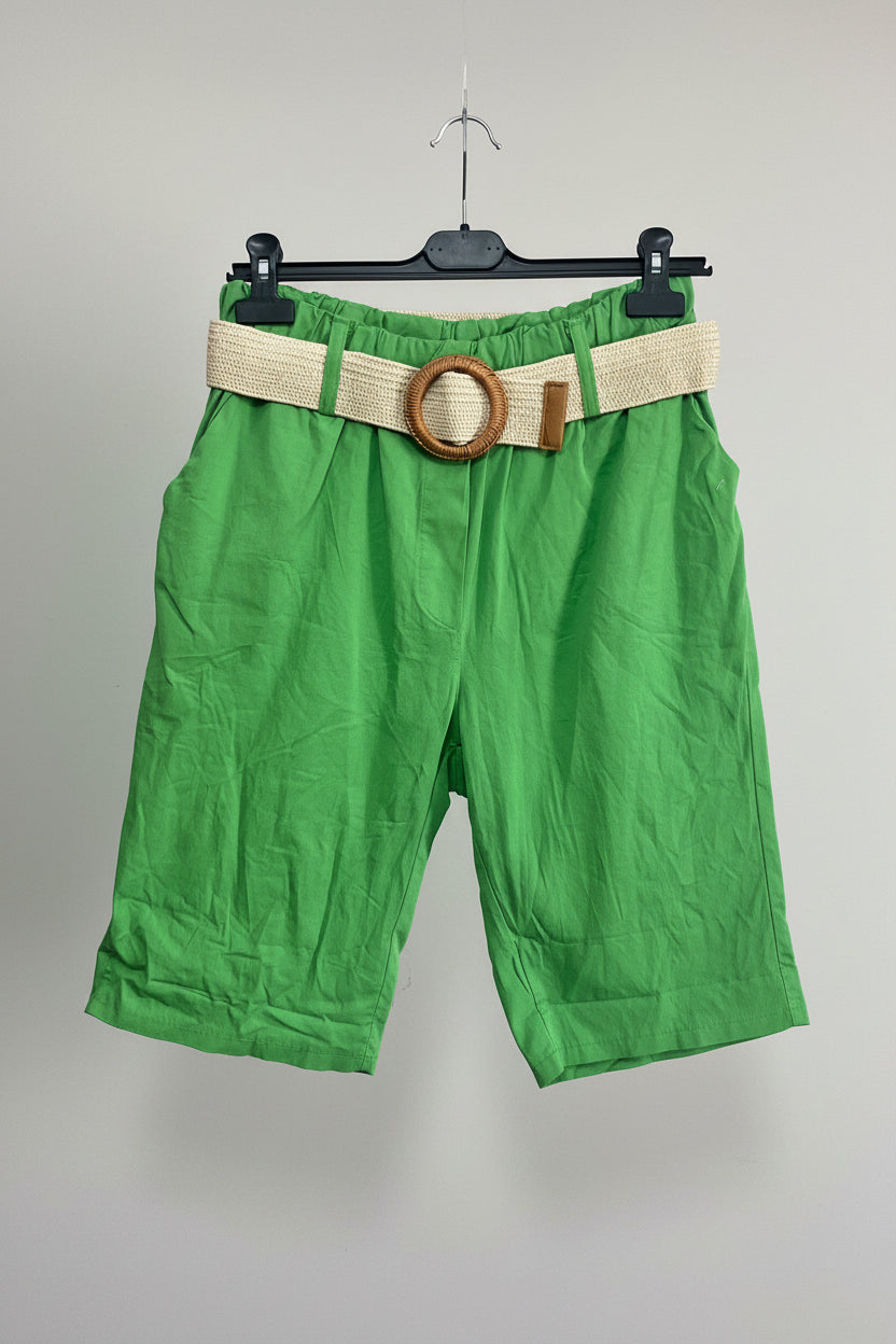 Shorts con cintura in rafia