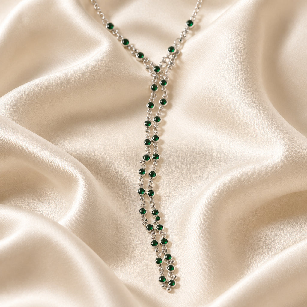 Collana con cristalli verde scuro e catenina argentata
