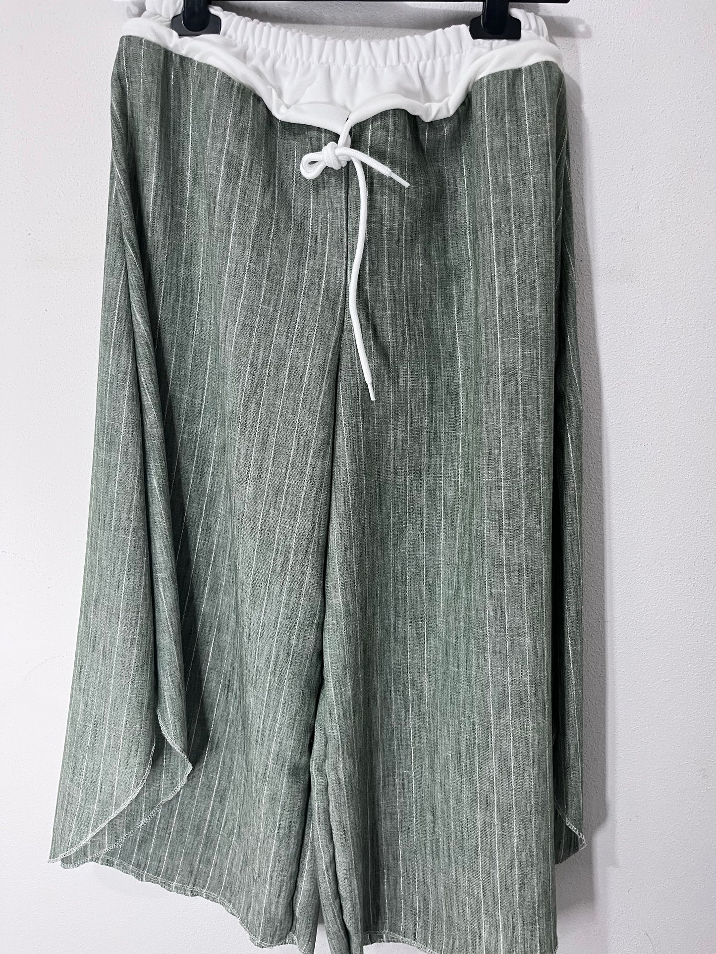 Pantaloni cropped a gamba larga – Taglia Unica (40/46)