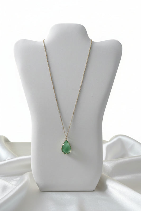 Collana con ciondolo goccia verde