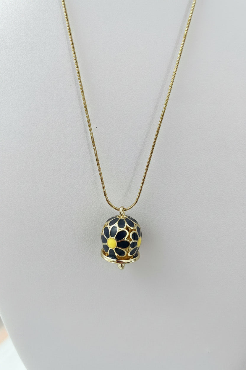 Collana con ciondolo campanella margherite nere e gialle