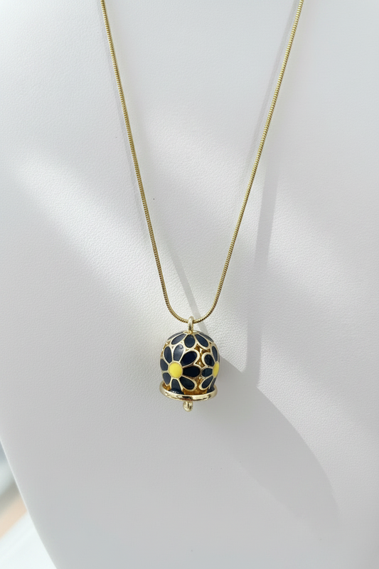Collana con ciondolo campanella margherite nere e gialle