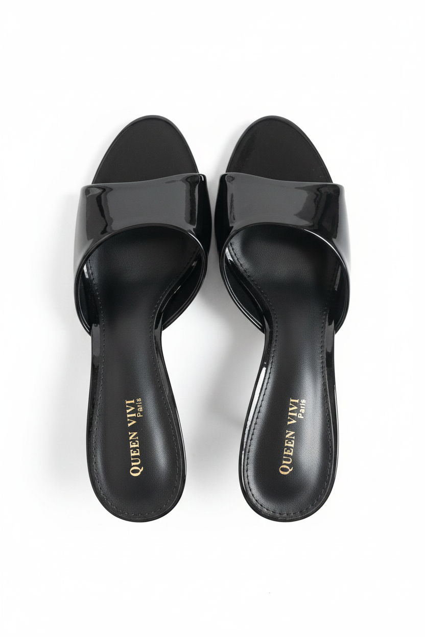 Mules nere in vernice con tacco spillo