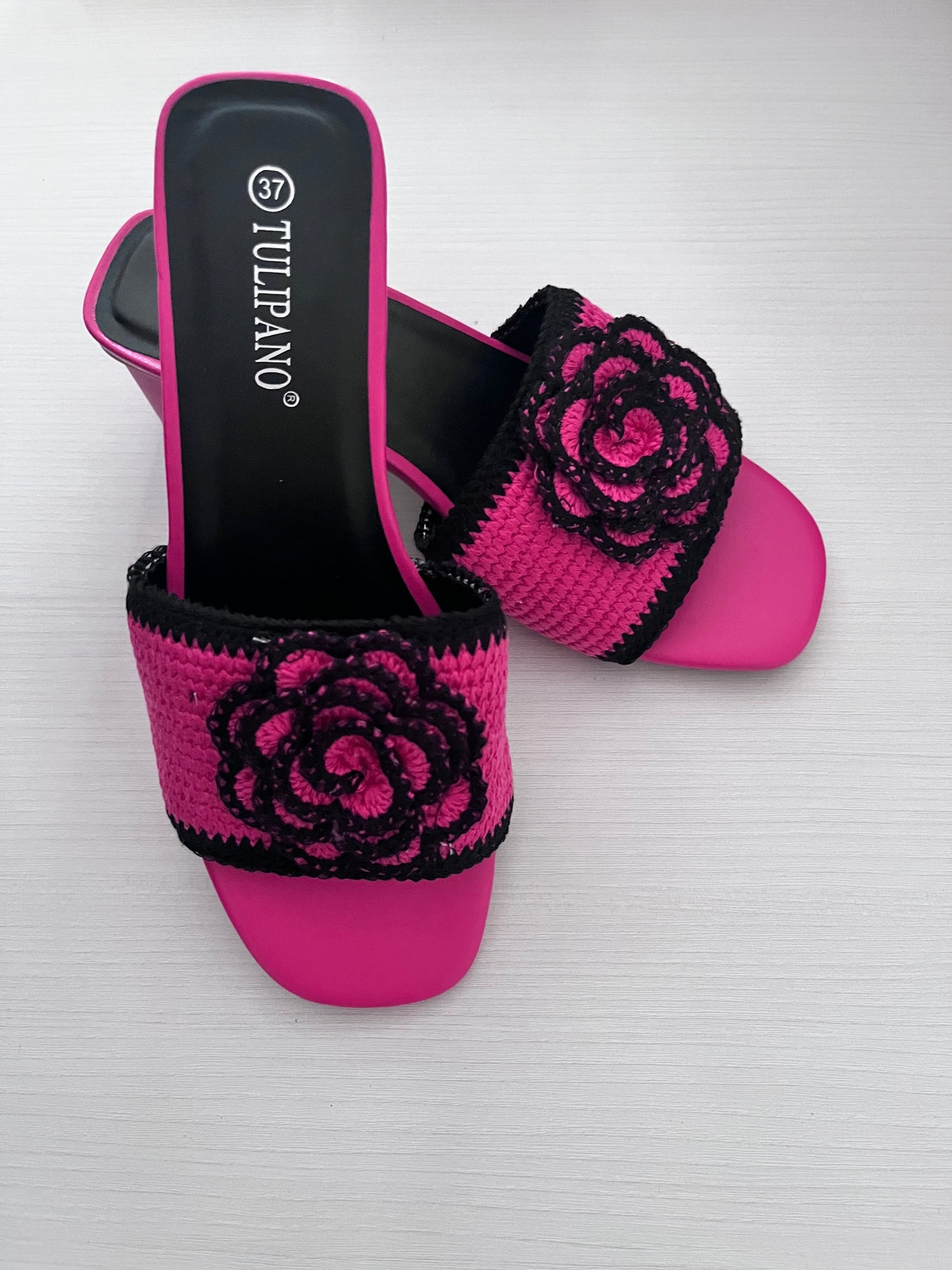 Sandali con rosa all'uncinetto – Numeri da 36 a 40