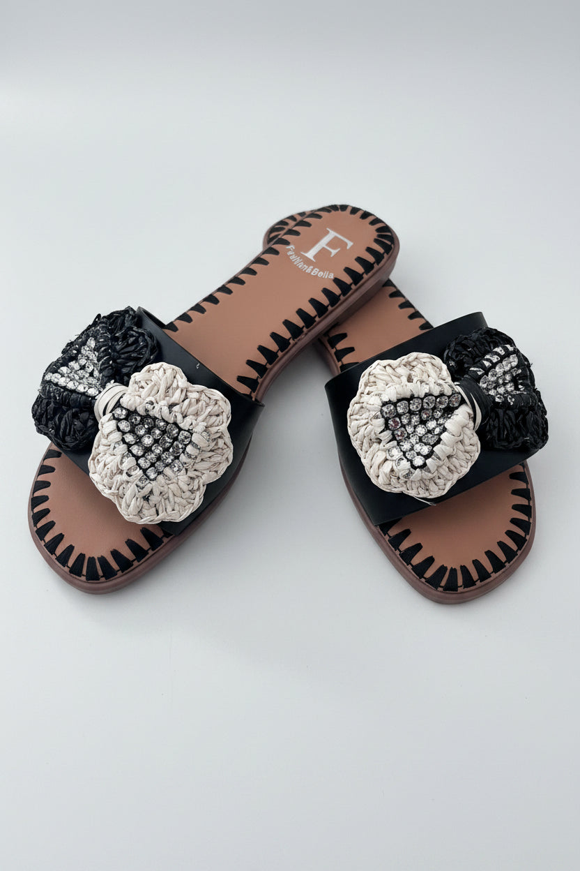 Ciabatte nere con fiocco in rafia e strass