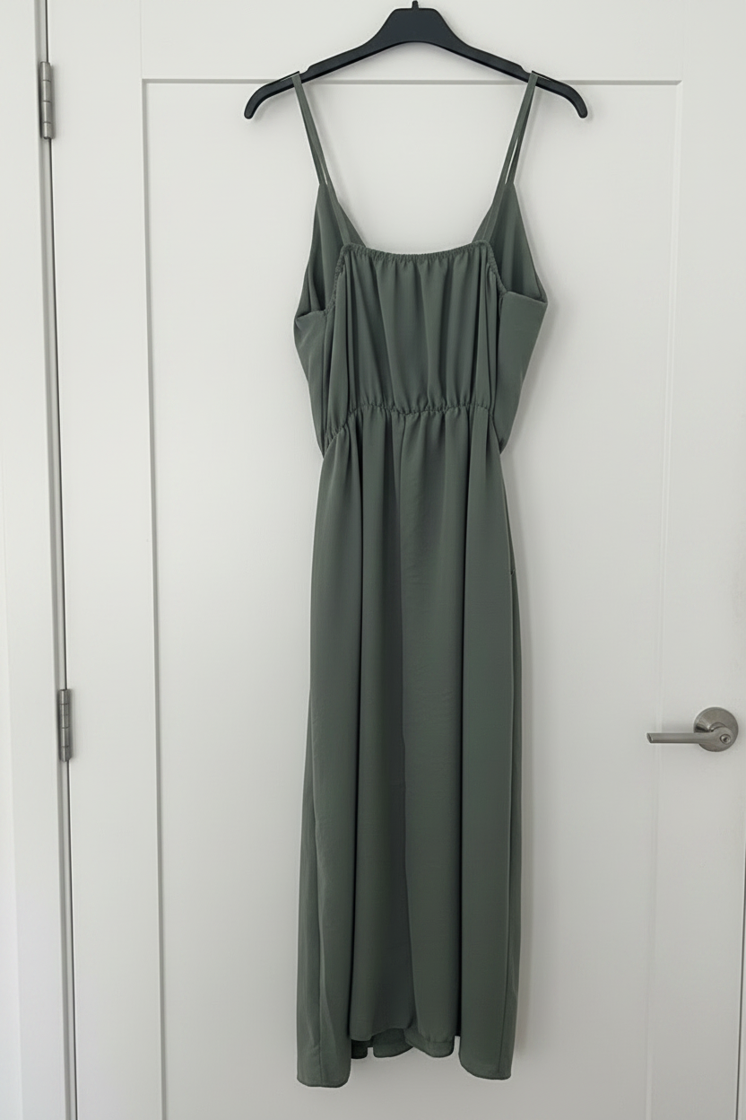 Vestito con scollo a v ed elasticoin vita TAGLIA UNICA 40/48