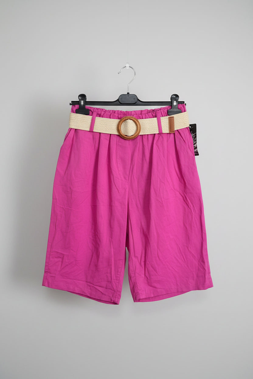 Shorts con cintura in rafia