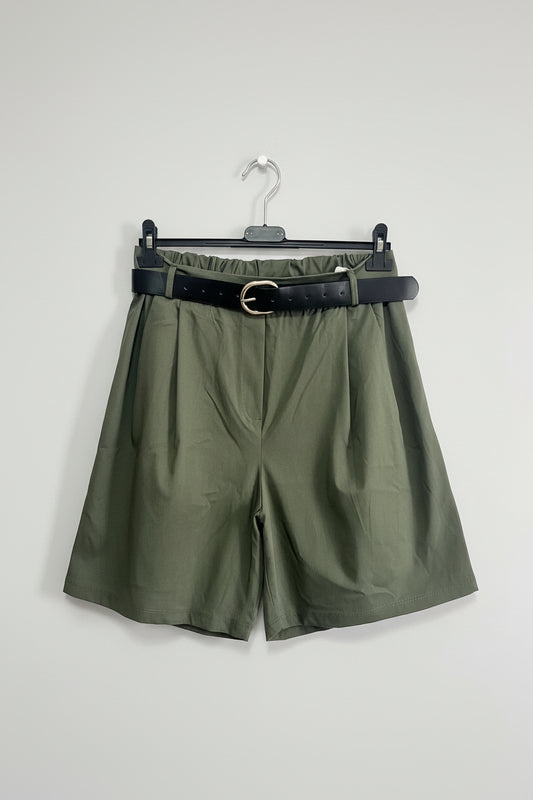 Shorts  con cintura nera