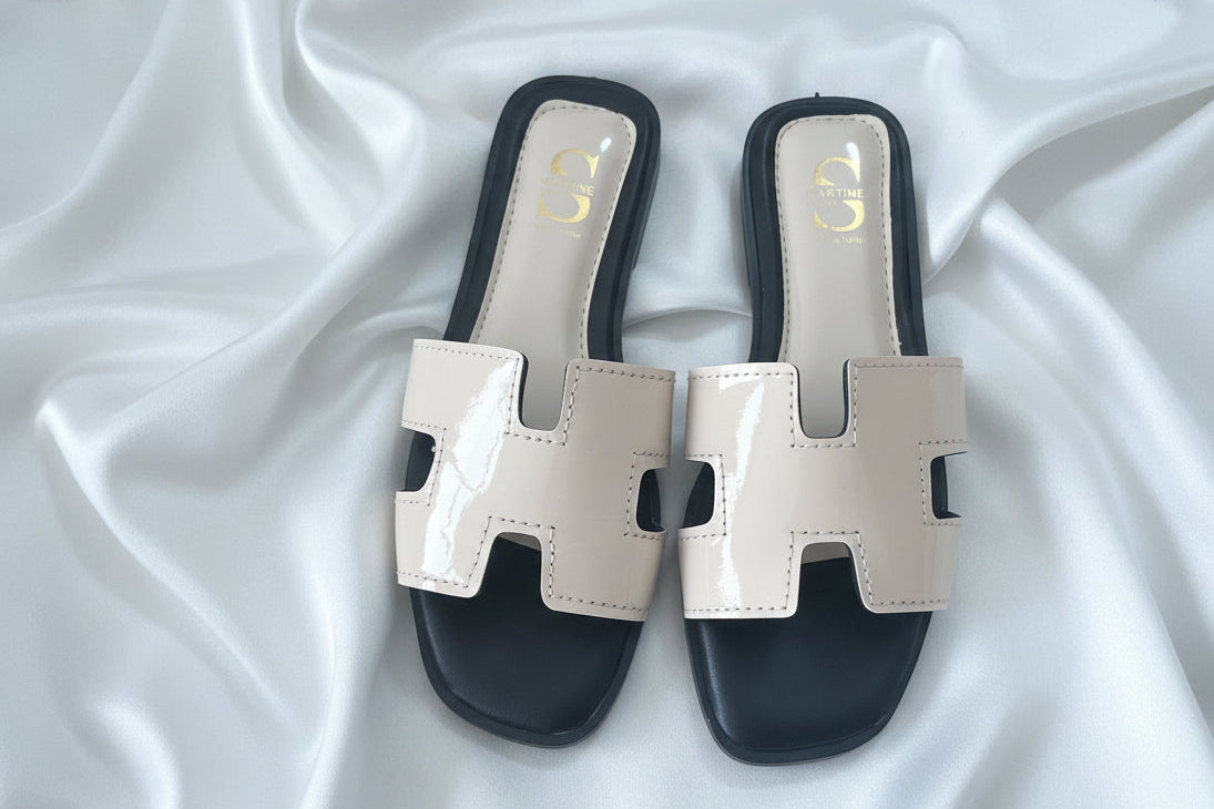 Ciabatte slide H pelle verniciata beige - vista dall'alto