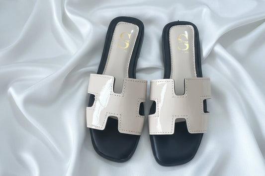 Ciabatte slide H pelle verniciata beige - vista dall'alto