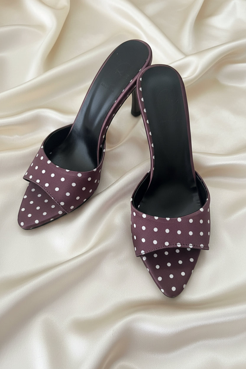 Mules tacco a spillo pois bianco su marrone
