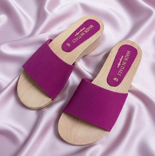 Zoccoli in vera pelle con suola in legno - colore viola, vista dall'alto