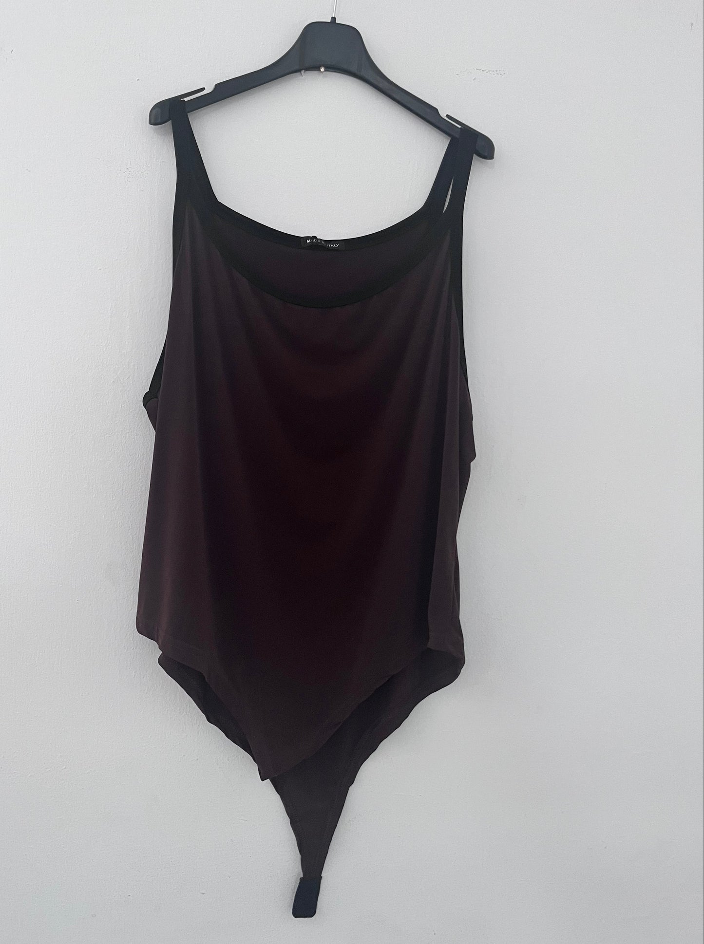 Body nero con spalline larghe