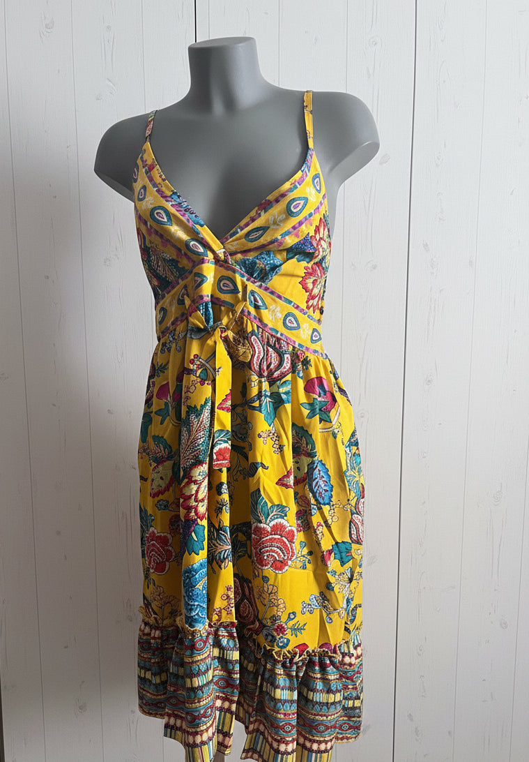 Vestito midi floreale giallo con scollo V incrociato
