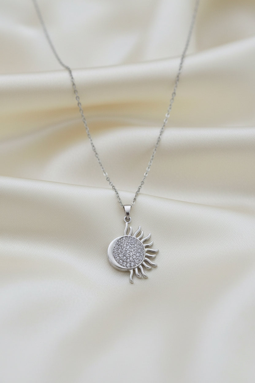 Collana" Sole e Luna"con punti luce