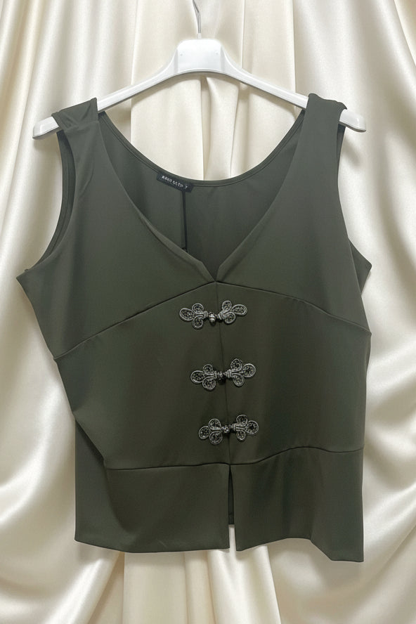 Top senza maniche verde militare con chiusure a nodo decorative e scollo a V