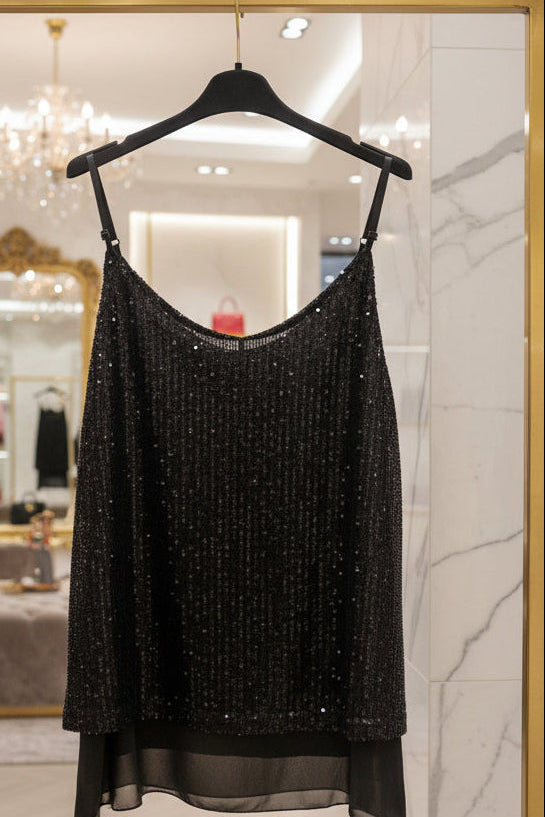 Top nero con spalline regolabili e paillettes su doppio strato in chiffon