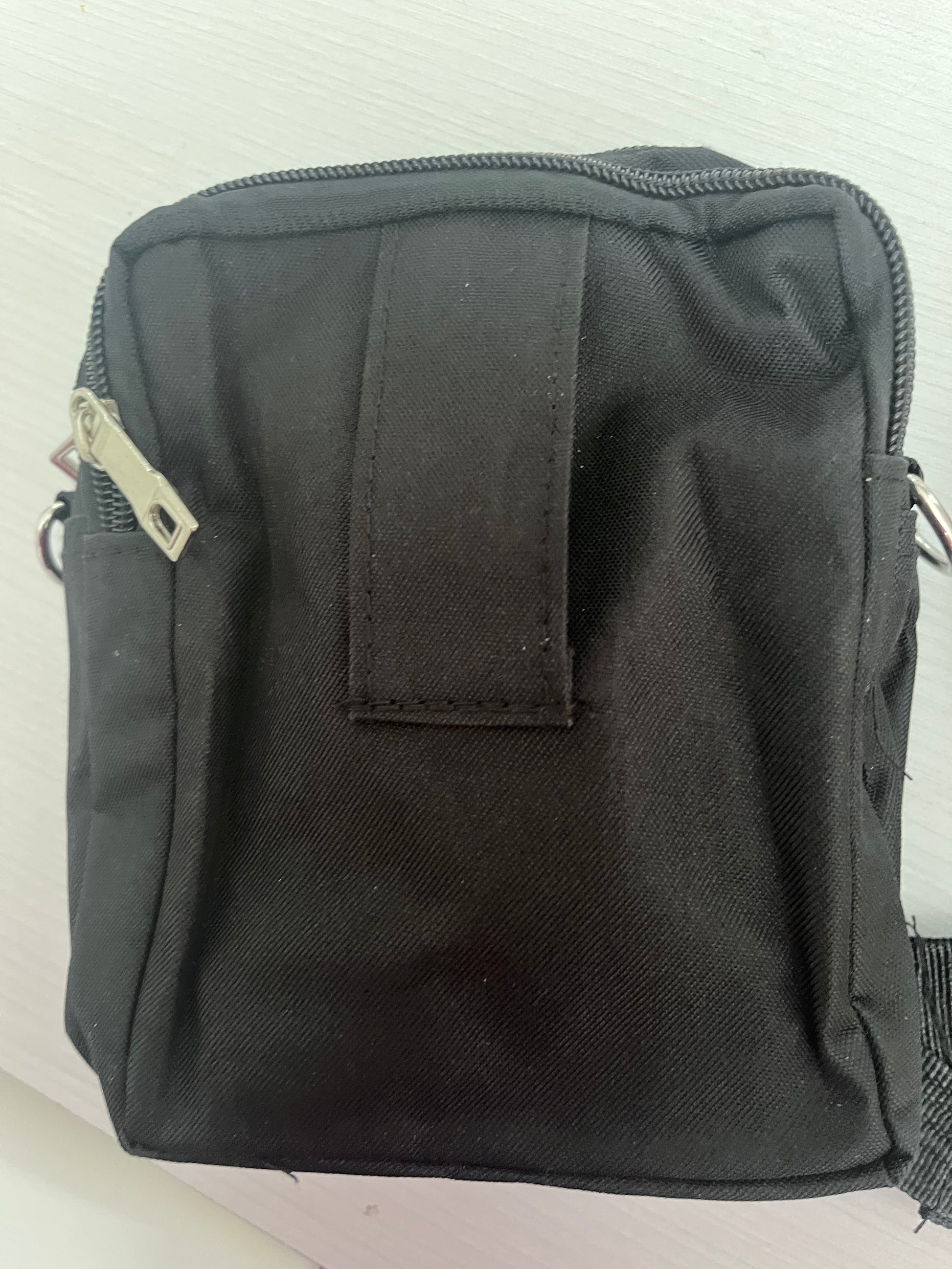 Tracolla nera con anelli - retro