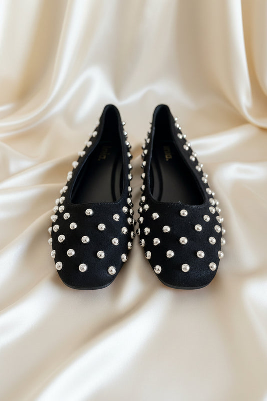 Ballerine nere con borchie argento - vista frontale