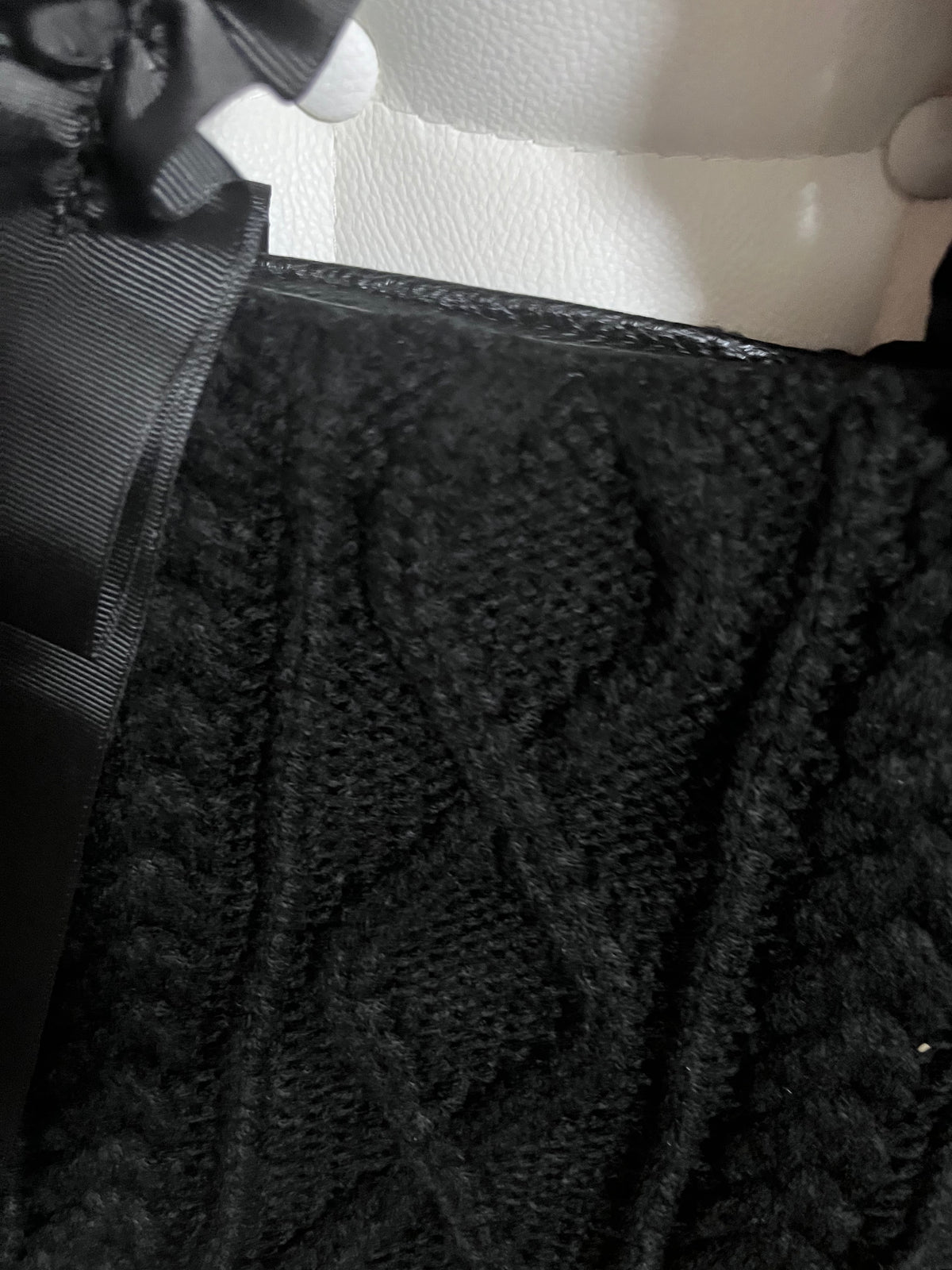 Dettaglio texture a treccia nera