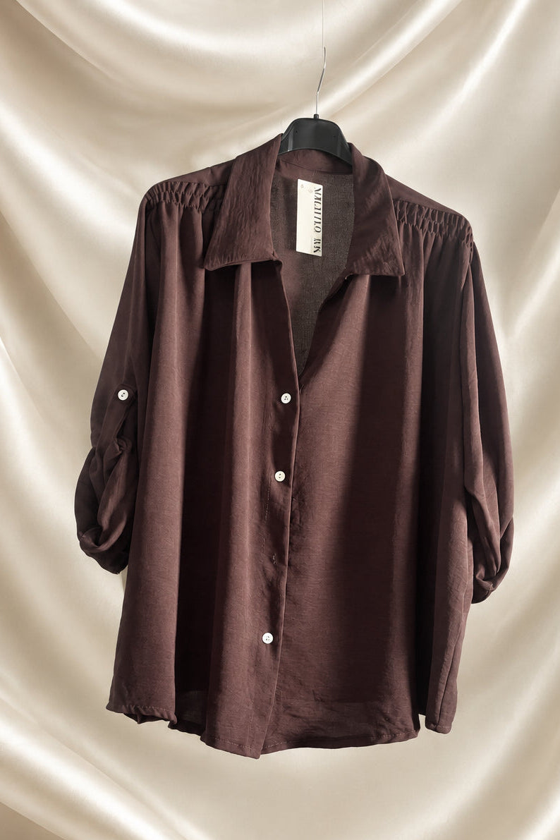 Camicia morbida marrone con colletto e bottoni