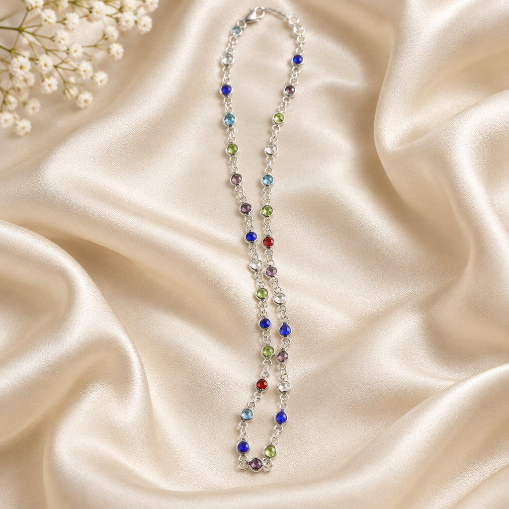 Collana con cristalli multicolore e catenina argentata