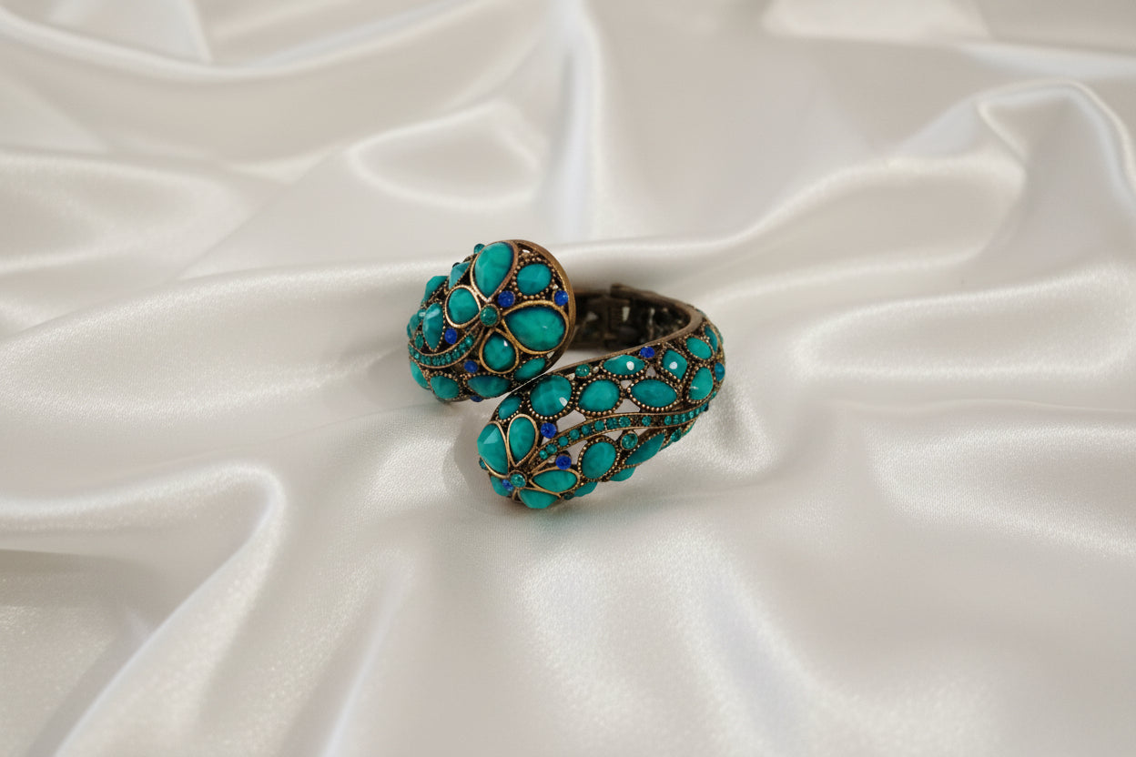 Bracciale rigido turchese con cristalli